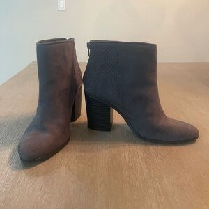 American Eagle ankle booties womens Size 9 zip up 3” heel dark grey classic boot